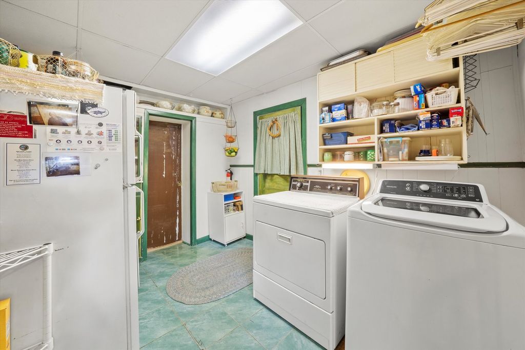 Image 12 of property listing at 10218 S Prospect Avenue, Chicago, IL 60643