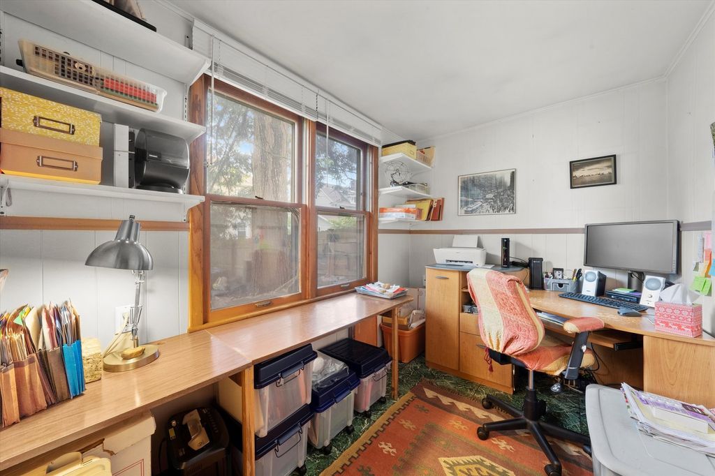 Image 13 of property listing at 10218 S Prospect Avenue, Chicago, IL 60643