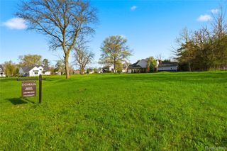 8946 Potowatomi Drive, Grosse Ile Township, MI 48138