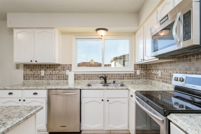 5300 Queenlily Court, Arlington, TX 76018