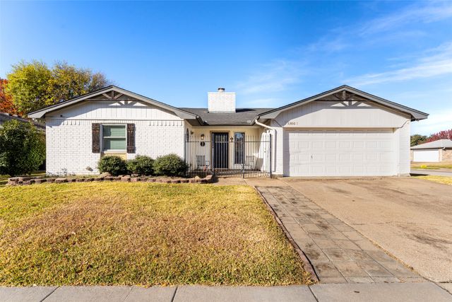 5300 Queenlily Court, Arlington, TX 76018