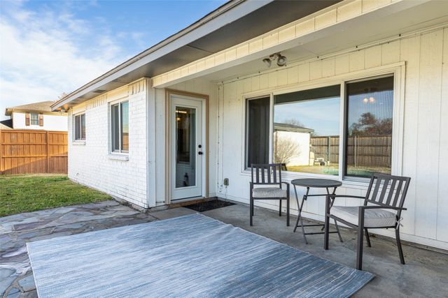 5300 Queenlily Court, Arlington, TX 76018