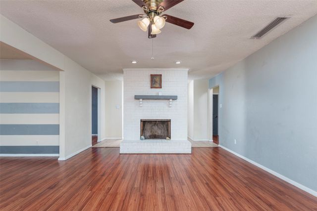 5300 Queenlily Court, Arlington, TX 76018