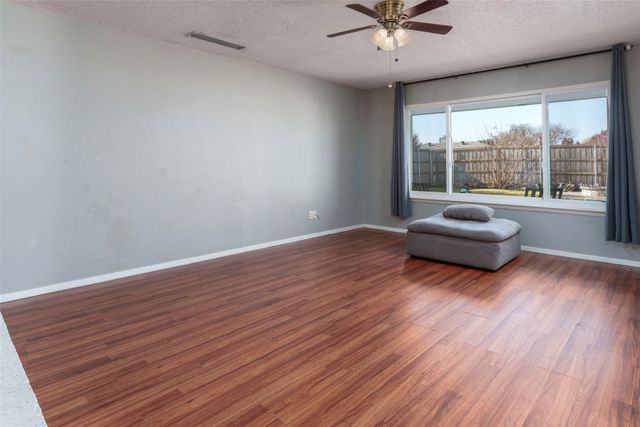 5300 Queenlily Court, Arlington, TX 76018