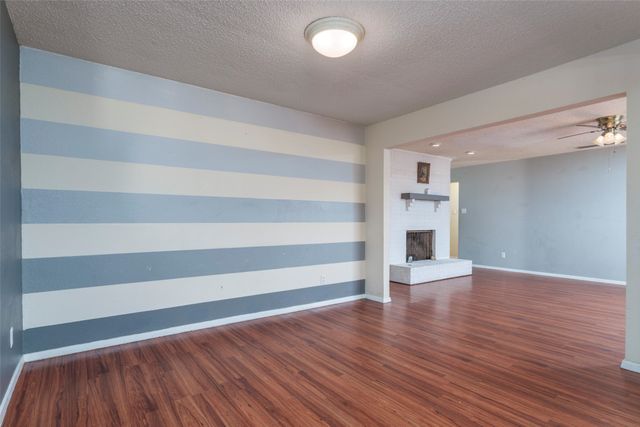 5300 Queenlily Court, Arlington, TX 76018