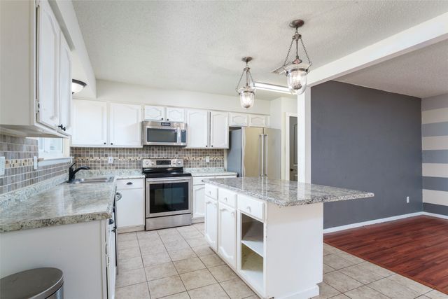 5300 Queenlily Court, Arlington, TX 76018