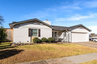 5300 Queenlily Court, Arlington, TX 76018