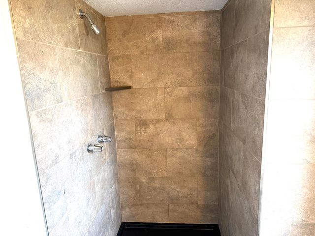 145 Kelli Circle, Hollister, MO 65672