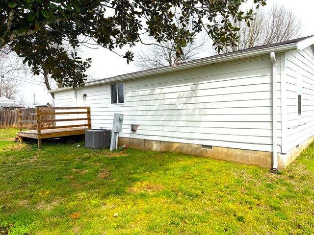 145 Kelli Circle, Hollister, MO 65672