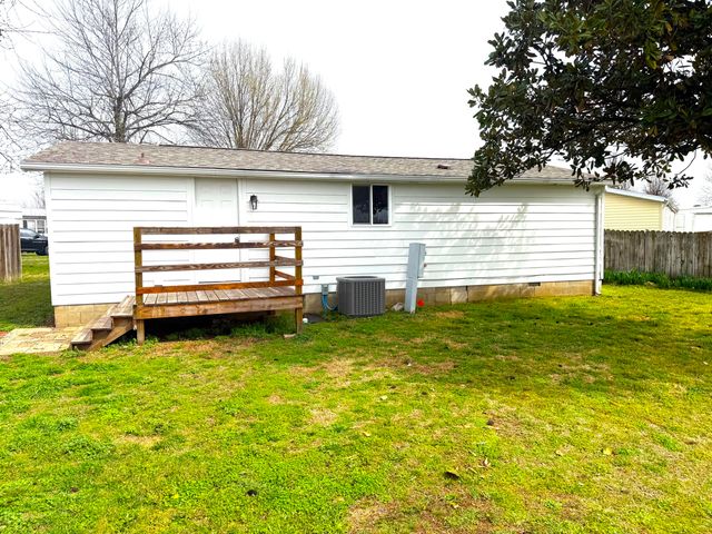 145 Kelli Circle, Hollister, MO 65672