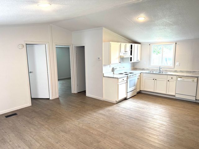 145 Kelli Circle, Hollister, MO 65672