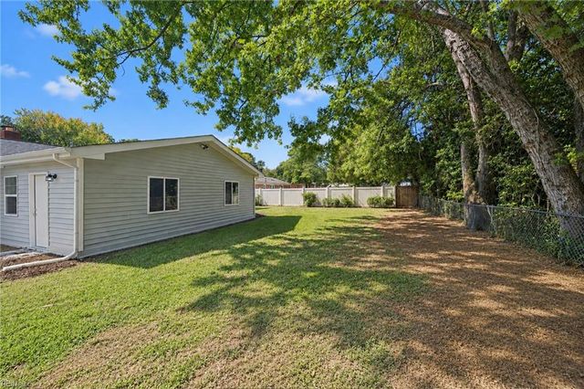 72 Stanley DR, Newport News, VA 23608