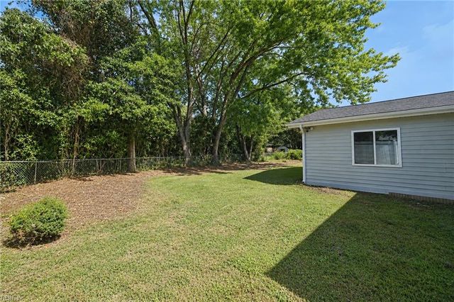72 Stanley DR, Newport News, VA 23608