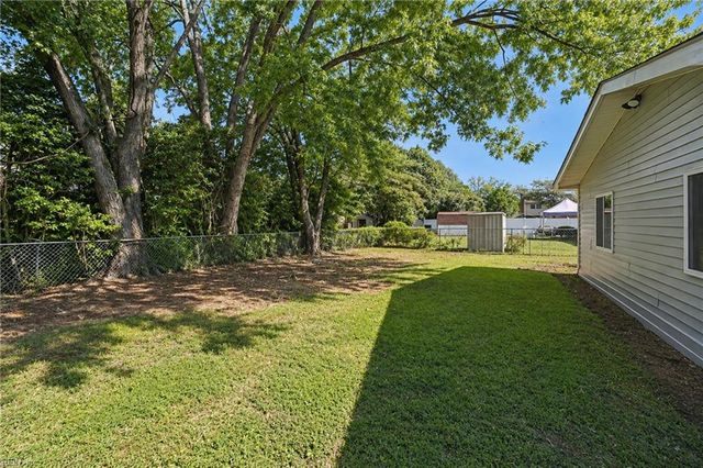 72 Stanley DR, Newport News, VA 23608