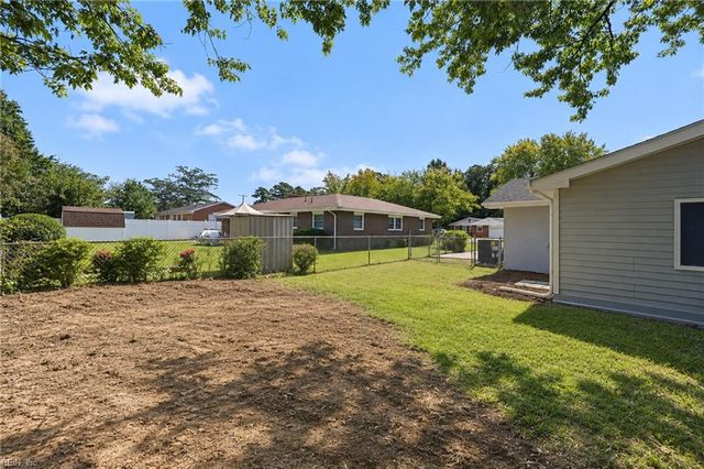 72 Stanley DR, Newport News, VA 23608