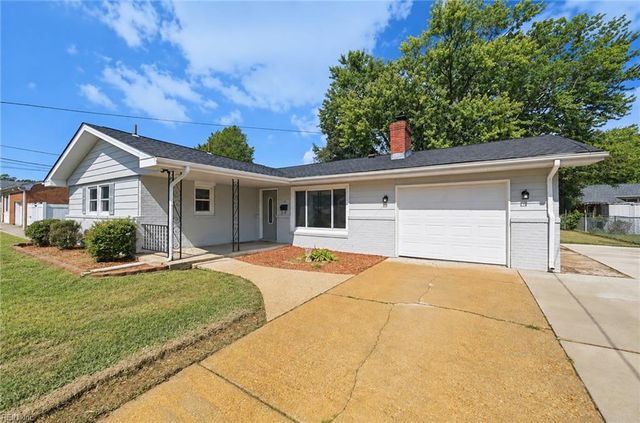 72 Stanley DR, Newport News, VA 23608