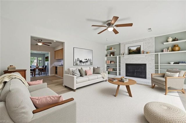 72 Stanley DR, Newport News, VA 23608