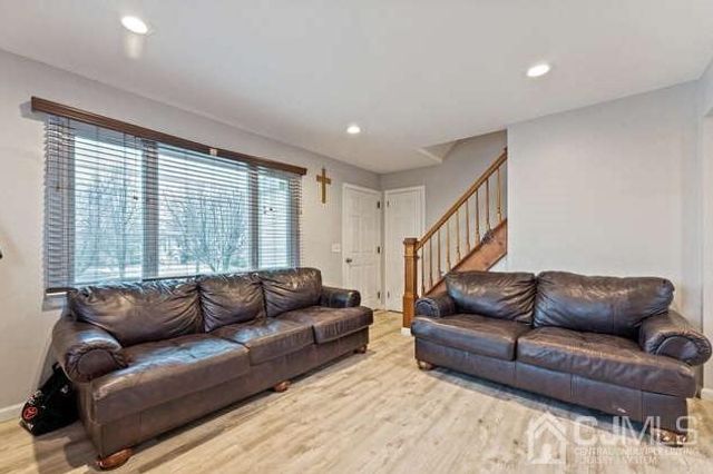 14 Seymour Avenue, Woodbridge Proper, NJ 07095