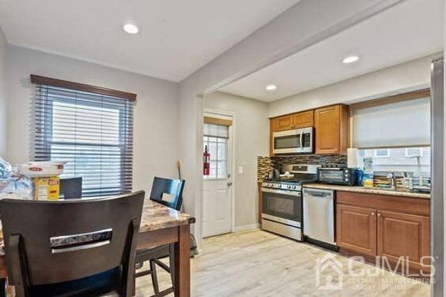 14 Seymour Avenue, Woodbridge Proper, NJ 07095