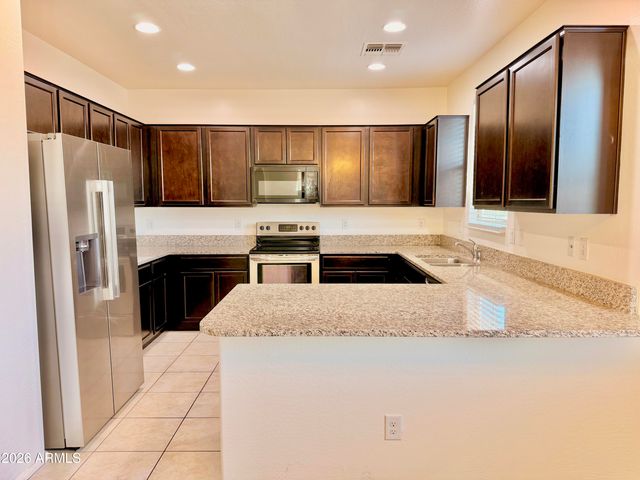 1834 N 77TH Glen, Phoenix, AZ 85035
