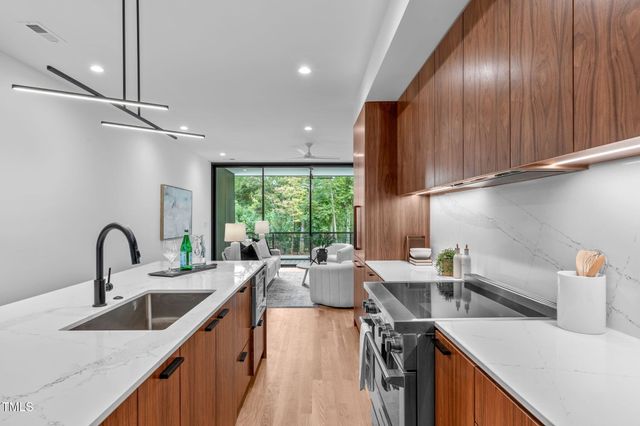 501 S Bloodworth Street 101, Raleigh, NC 27601
