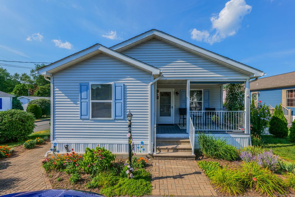 8 Hemlock Road, Southington, CT 06489