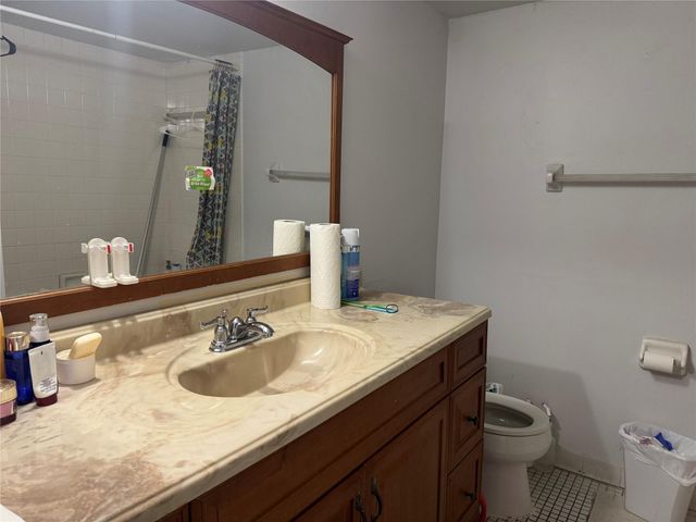 3013 N Oakland Forest Drive 106, Oakland Park, FL 33309