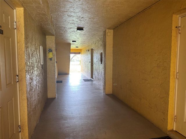 3013 N Oakland Forest Drive 106, Oakland Park, FL 33309