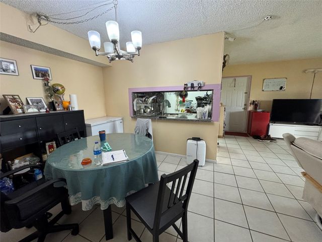 3013 N Oakland Forest Drive 106, Oakland Park, FL 33309