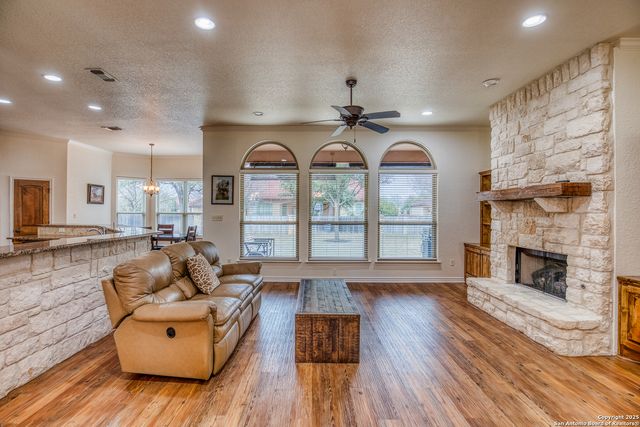 3136 double eagle, Kerrville, TX 78028