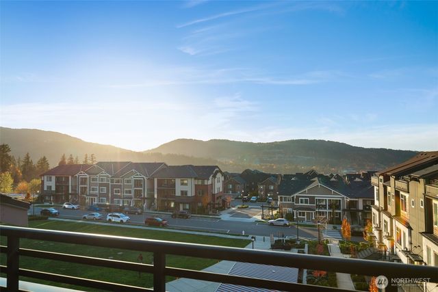 960 6th Walk NE, Issaquah, WA 98029