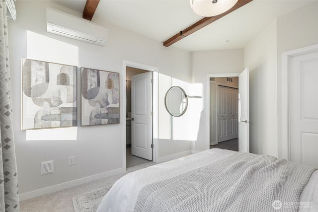 960 6th Walk NE, Issaquah, WA 98029