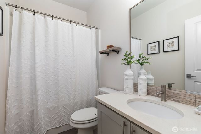 960 6th Walk NE, Issaquah, WA 98029