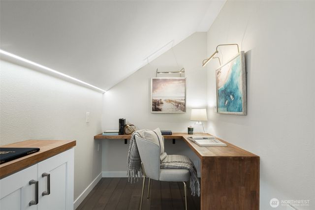 960 6th Walk NE, Issaquah, WA 98029