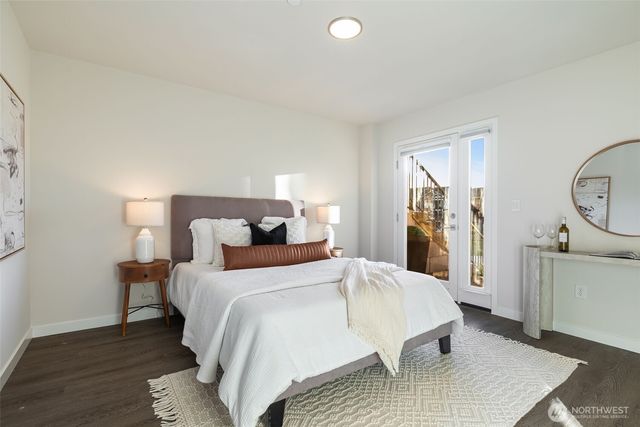 960 6th Walk NE, Issaquah, WA 98029