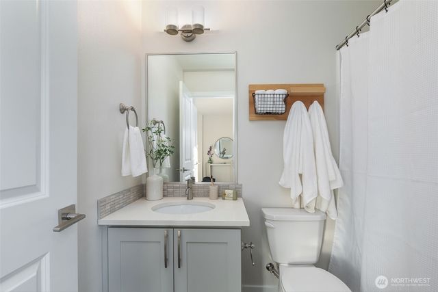 960 6th Walk NE, Issaquah, WA 98029