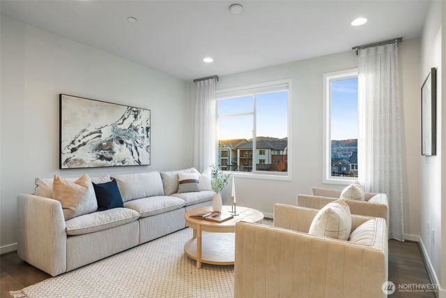 960 6th Walk NE, Issaquah, WA 98029