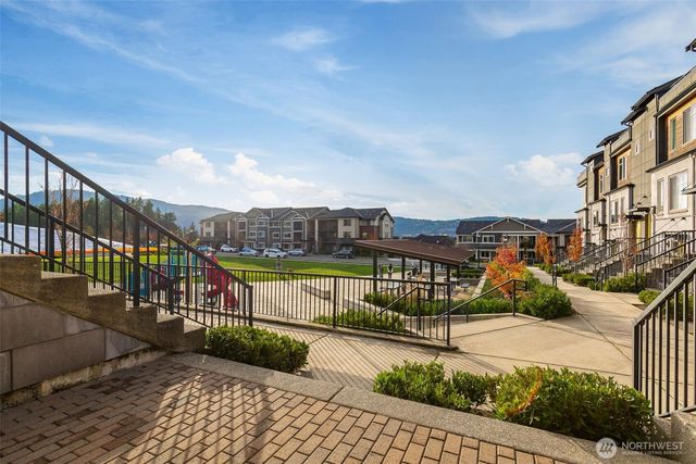 960 6th Walk NE, Issaquah, WA 98029