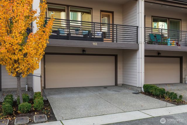 960 6th Walk NE, Issaquah, WA 98029