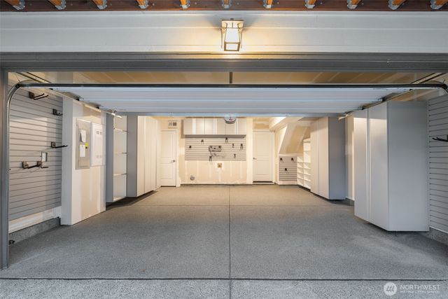 960 6th Walk NE, Issaquah, WA 98029