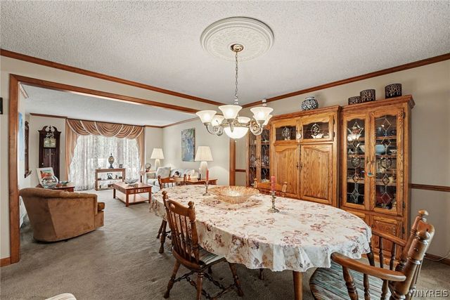 69 Old Orchard Lane, Orchard Park, NY 14127