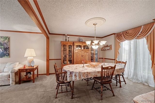 69 Old Orchard Lane, Orchard Park, NY 14127