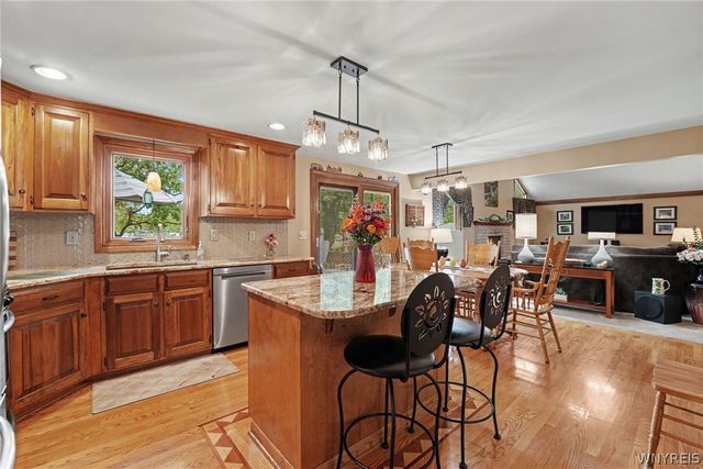 69 Old Orchard Lane, Orchard Park, NY 14127
