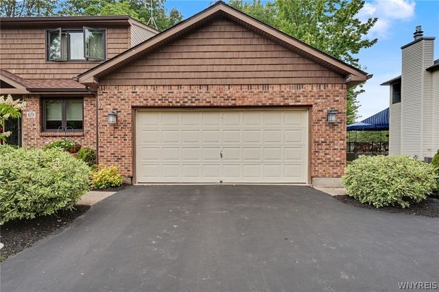 69 Old Orchard Lane, Orchard Park, NY 14127