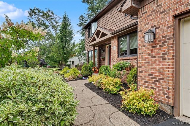 69 Old Orchard Lane, Orchard Park, NY 14127