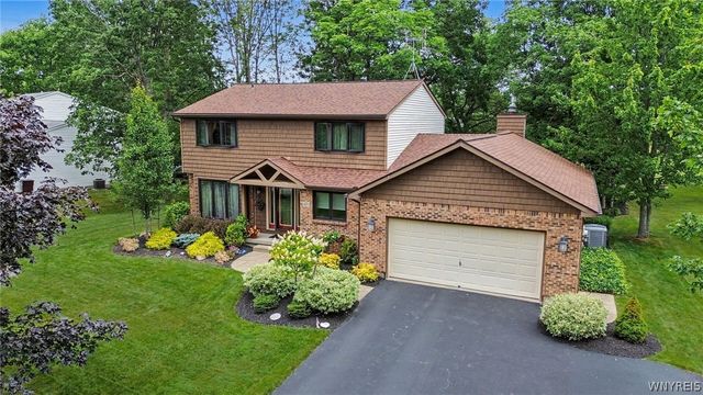 69 Old Orchard Lane, Orchard Park, NY 14127