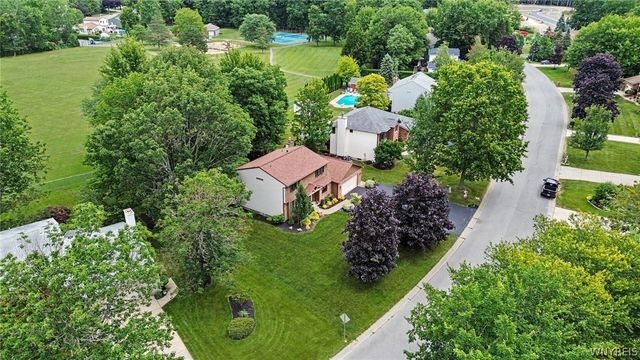 69 Old Orchard Lane, Orchard Park, NY 14127