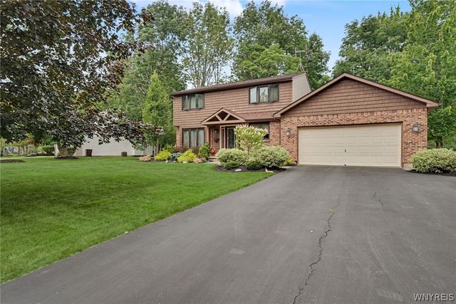 69 Old Orchard Lane, Orchard Park, NY 14127