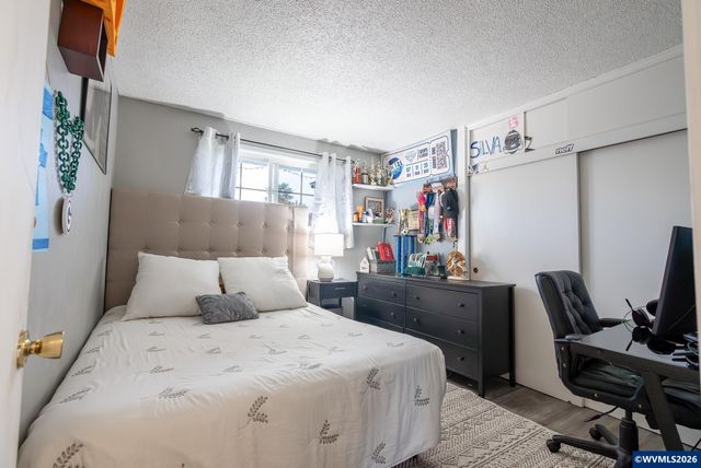 2440 Vallejo St NE, Salem, OR 97301