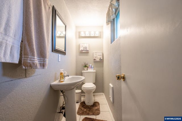 2440 Vallejo St NE, Salem, OR 97301